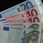 Navigating the World of Peer-to-Peer Loans: Pros and Cons